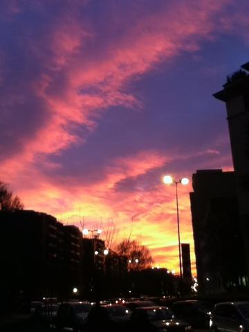 Tramonto a Milano: i colori della vita