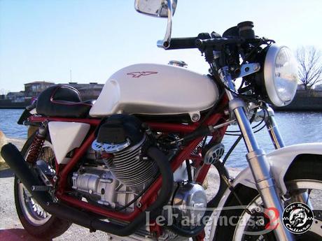 Lefatteincasa 2 : Guzzi 1000 SP  by Andrea