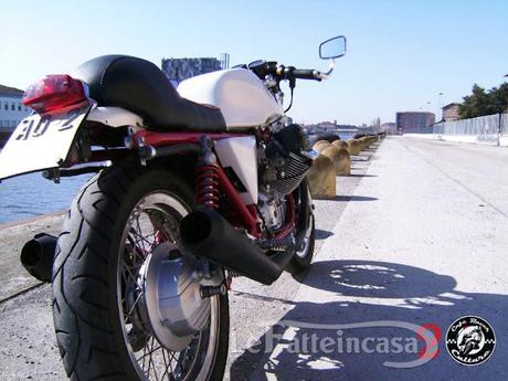 Lefatteincasa 2 : Guzzi 1000 SP  by Andrea