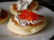 Blinis alle uova salmone with salmon eggs