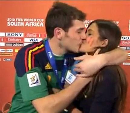 IKER CASILLAS E SARA CARBONERO SI SPOSANO