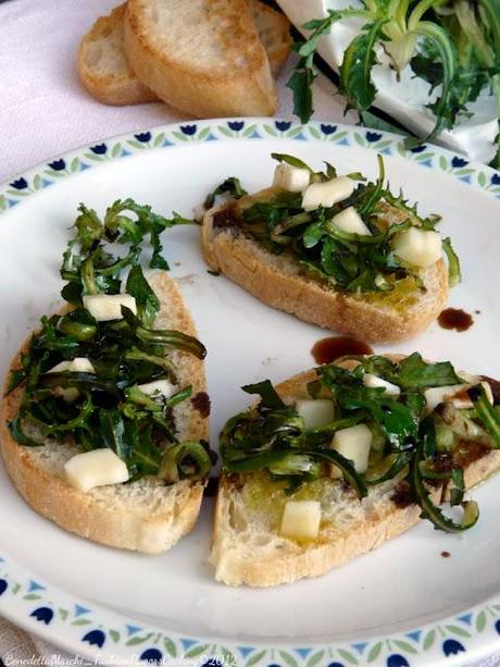 Crostini con caccialepre e pecorino