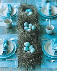 Che bello è questo.  Penso che i miei gatti scorrere le uova quando non sto cercando.  http://www.marthastewart.com/274529/easter-table-crafts-and-favors/ @ center/276968/easter