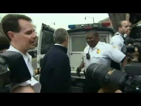0 George Clooney arrestato a Washington | VIDEO 