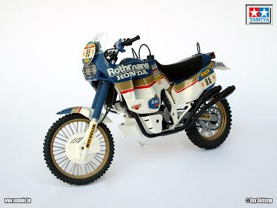 Honda NXR 750 Paris-Dakar C.Neveu 1986 by Sennake (Tamiya)