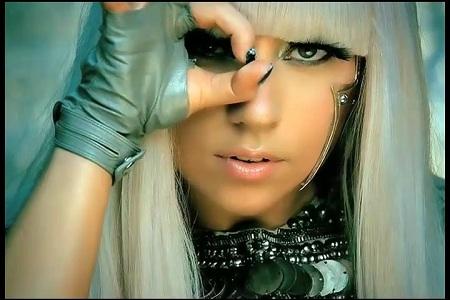 ladygaga poke Lady Gaga ha deciso per il “silenzio stampa”