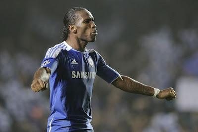 Drogba trema, altra sceneggiata dell'ivoriano dopo il sorteggio di Chelsea-Benfica (VIDEO)