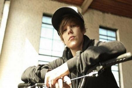 justin bieber Justin Bieber, scegli la copertina di Boyfriend!