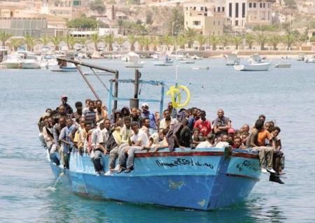 sbarco 450x319 Lampedusa: riprendono gli sbarchi dopo la tregua invernale