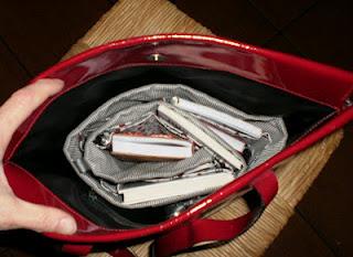 Un po' d'ordine nella borsetta: il porta oggetti. Tutorial / Mon organiseur de sac. Tutoriel