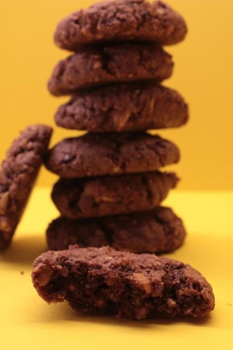 Biscotti alle arachidi salate e cacao. Per Dany.