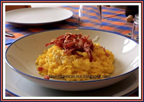 Risotto con robiola e speck croccante