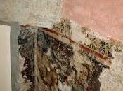 Decorazioni murali nella scala porta alla cripta Duomo Fidenza