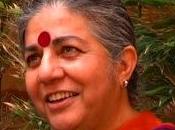 Vandana Shiva giovani italiani: occupate terra così come piazze!