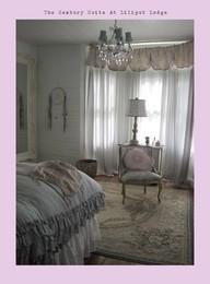 Splendida camera da letto shabby chic.