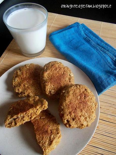 HOMEMADE BREAKFAST latte di mandorle e biscotti rustici