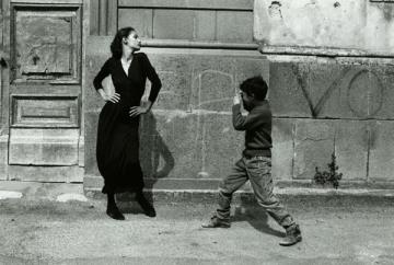 Questa sera ore 21.30: “Fotografia Italiana: Ferdinando Scianna”  – Cineforum fotografico @ WSP