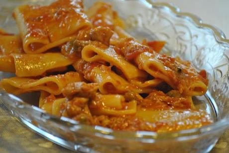 Paccheri con pomodorino del piennolo, tonno e capperi...quelli buoni!