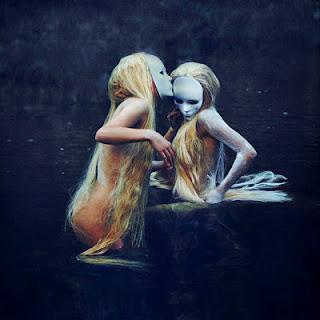 Dipingere con la macchina fotografica: le immagini create da Brooke Shaden