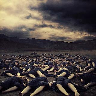 Dipingere con la macchina fotografica: le immagini create da Brooke Shaden