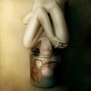 Dipingere con la macchina fotografica: le immagini create da Brooke Shaden