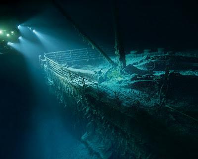 Alcune foto del Titanic sommerso, a 100 anni dal suo affondamento