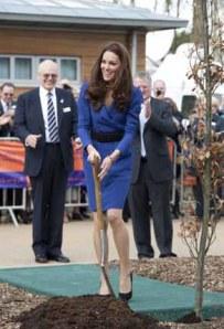 Kate Middleton fa il suo primo discorso ufficiale.