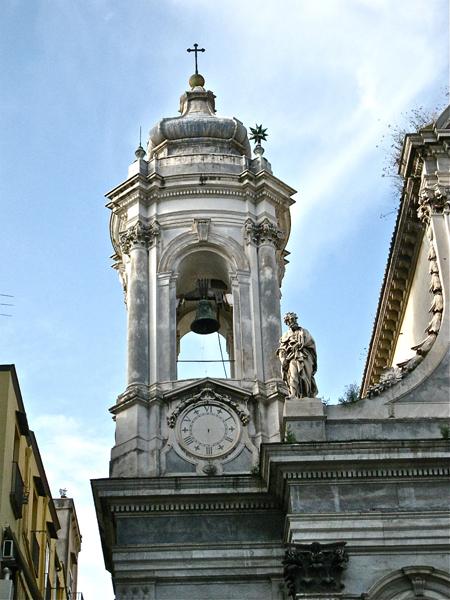 Un orologio a sei ore di Napoli