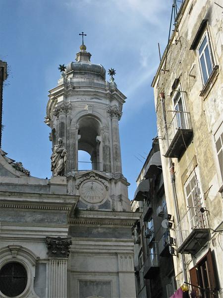 Un orologio a sei ore di Napoli