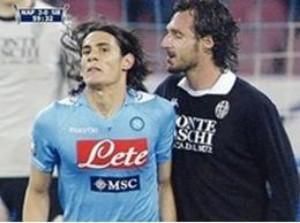 FOTO- Ecco il colpo di Pesoli alle spalle di Cavani!