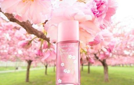 Elizabeth Arden: Green Tea Cherry Blossom Eau de Toilette, l'hanami in un profumo