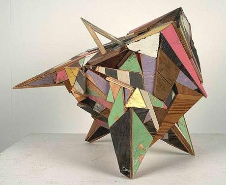 PATTERNS GEOMETRICI NEGLI ASSEMBLAGGI TRIDIMENSIONALI DI LEGNO DI AARON MORAN