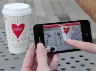 La tazza in realtà aumentata di Starbucks, per San Valentino