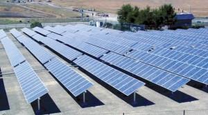 campo fotovoltaico pannelli solari energia