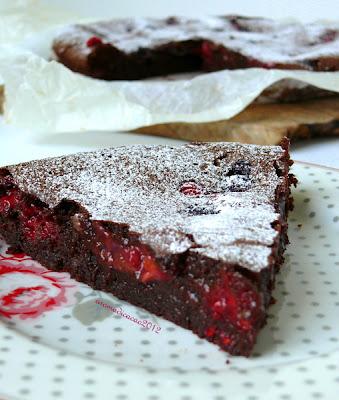 Fondant al cioccolato e frutti di bosco, un Passito rosso e il Taste