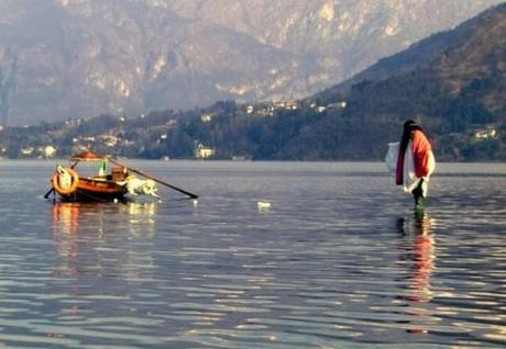 Como santone 600x415 Miracolo a Como? “santone” cammina sull’acqua