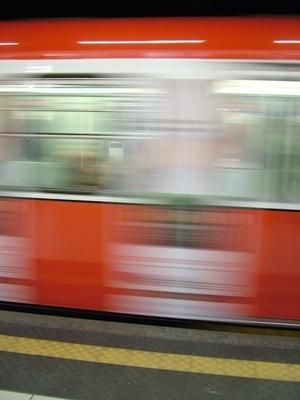 Milano: palpeggia ragazza in metro. Arrestato