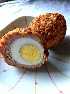 SCOTCH EGGS, le uova in polpetta di Fortnum&Mason;!