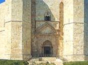 Castel Monte visto Mattinata (Gargano)