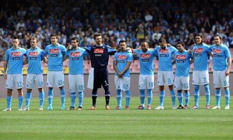 FOTO – Grattatina di Lavezzi all’ingresso in campo!