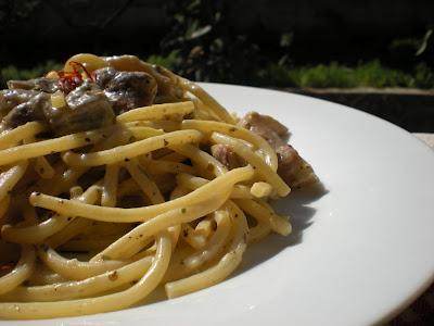 Spaghetti alla Chitarra con Funghi e Pistilli di Zafferano