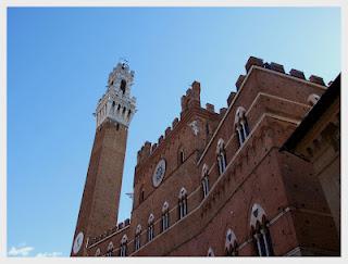 Visioni verticali. Siena.