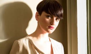 tagli di capelli UOMO E DONNA DOPPIO TAGLIO, CRESTA, PAZZI, ELEGANTI, PRECISI, LUNGHI, CORTI, SPETTINATI, TINTI, ALLA MODA, FUORI DI TESTA, ESAGERATI