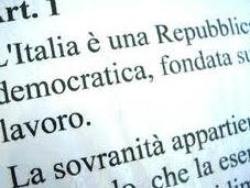 L’Italia Repubblica democratica fondata lavoro, umiliata offesa