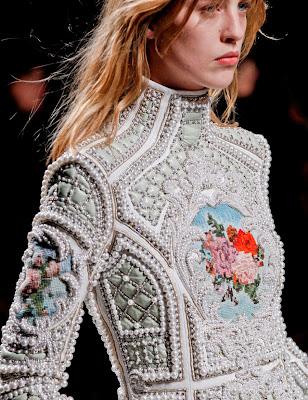 BALMAIN / PEARL EMBROIDERED + MASTERPIECE