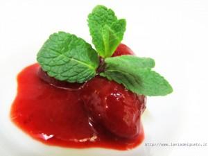 Panna cotta lime e vaniglia con compotte di fragole