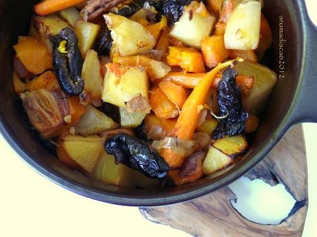 Teglia di verdure con le prugne e riso integrale