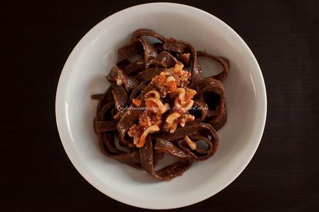 tagliatelle al cacao con ragù piccante di seppioline