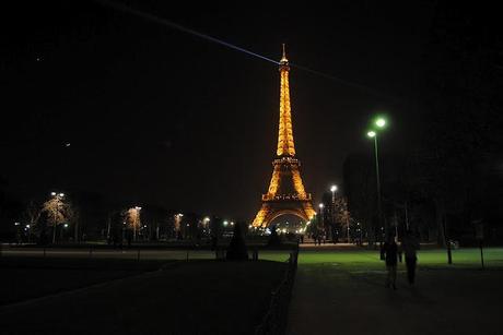 Bienvenus! - random photographs from... Paris - night version