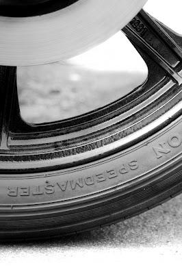 Yamaha SR400 GRIEVOUS ANGEL by Deus Australia